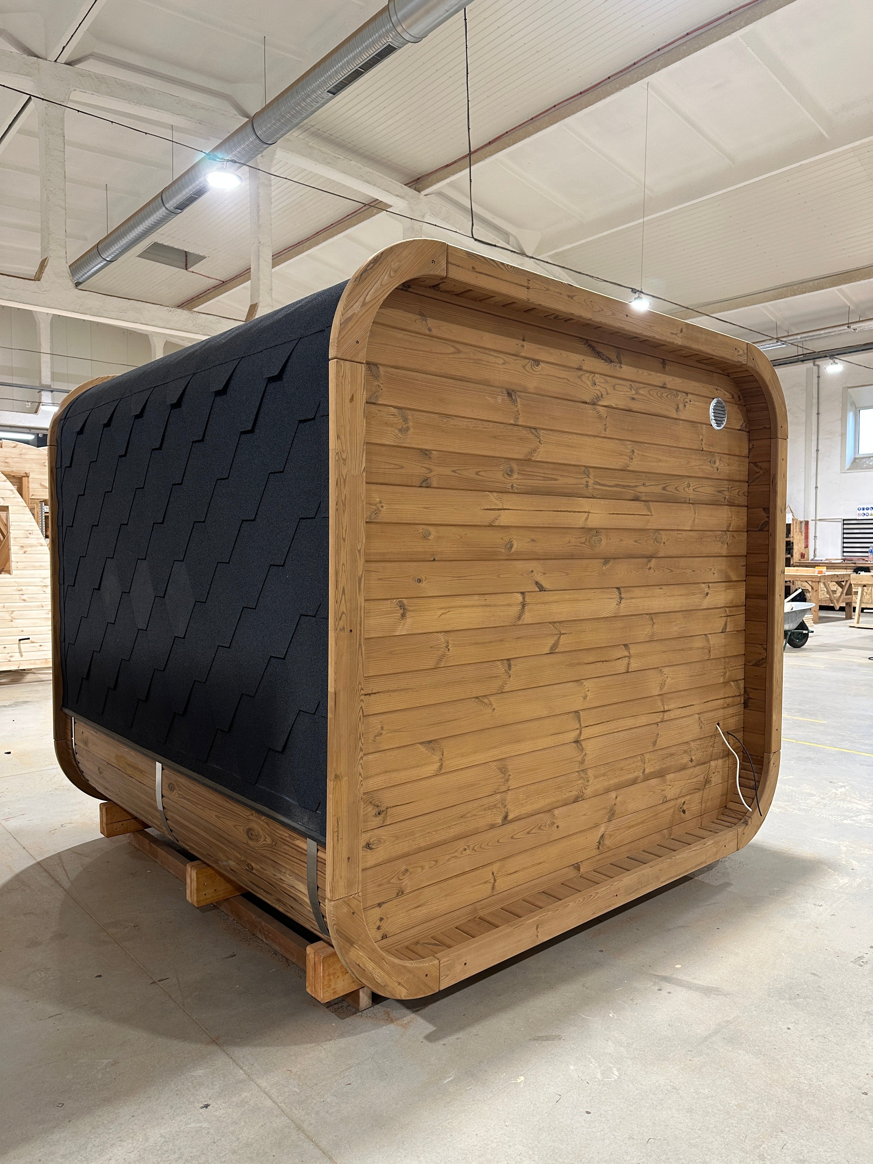 RecoSauna Sisu Square Sauna 2.3 x 2.3 m - Nordic Pine